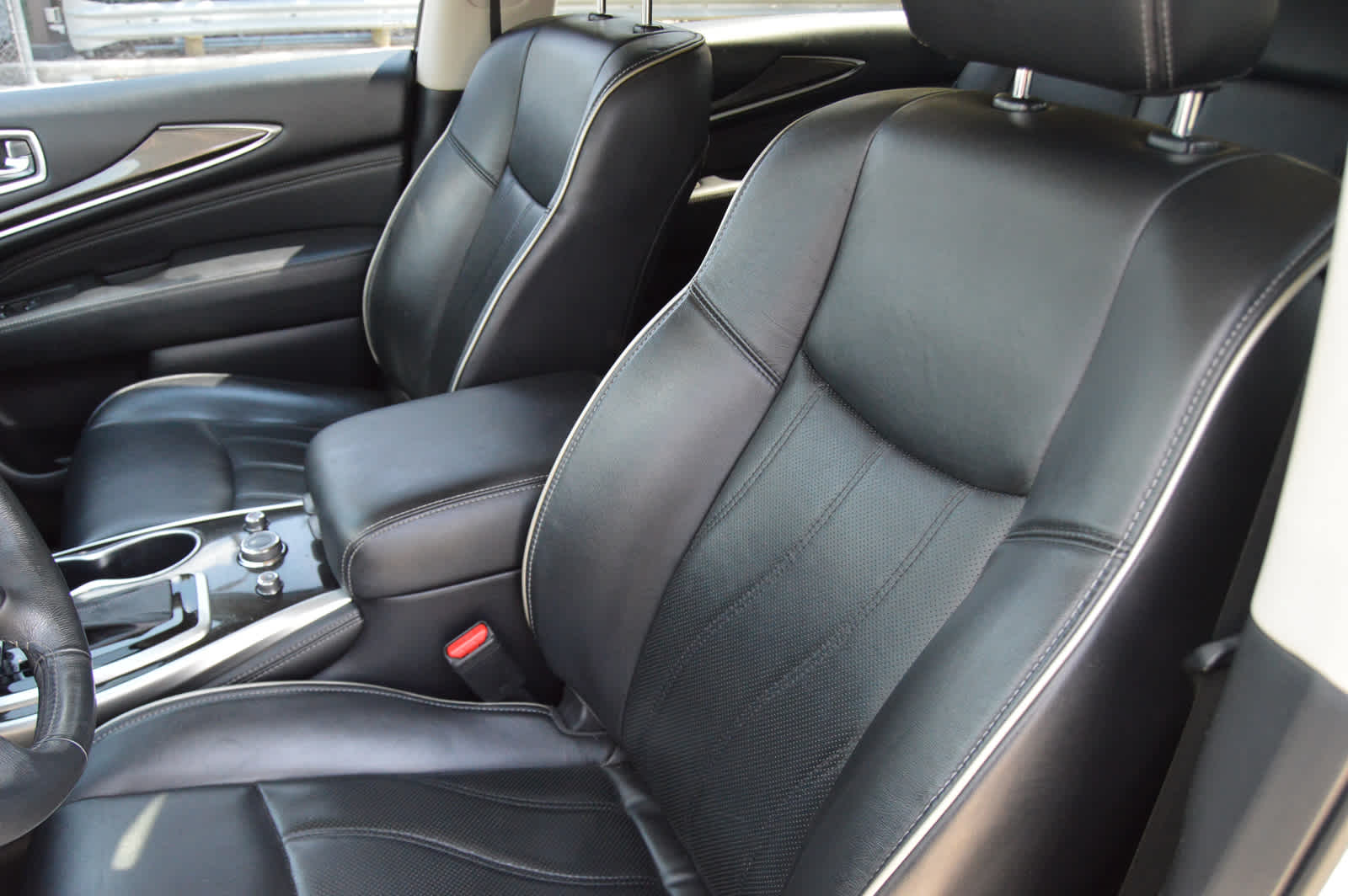2017 Infiniti QX60 photo 10