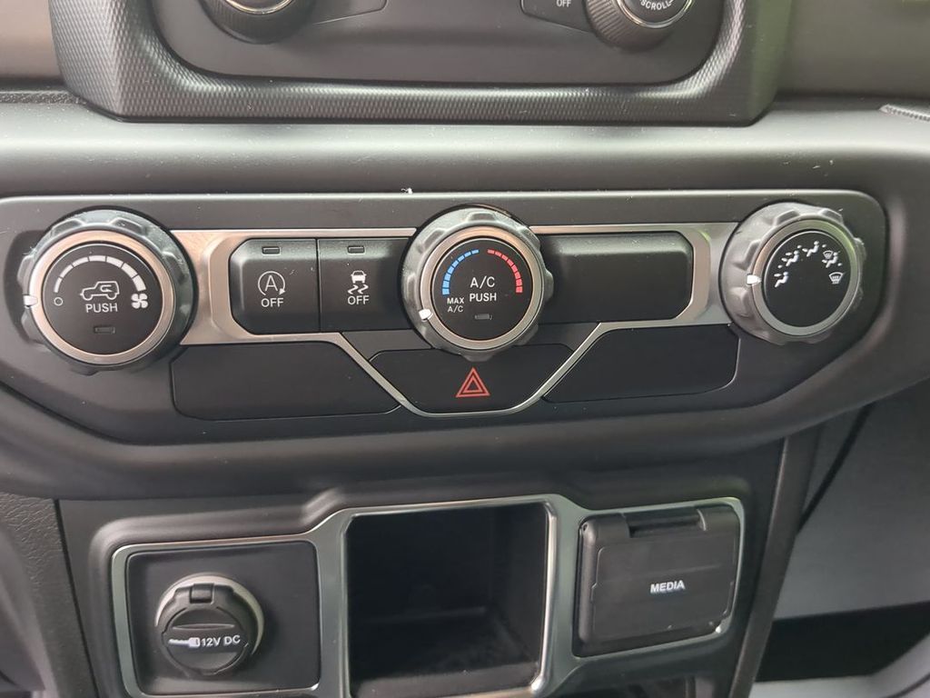 2021 Jeep Wrangler Willys Sport photo 18