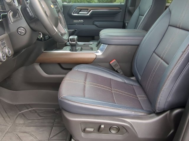 2024 Chevrolet Silverado 1500 High Country photo 13