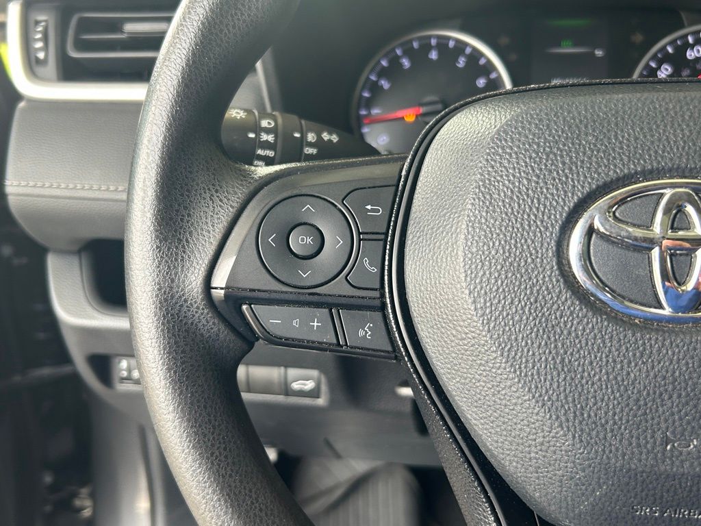 2021 Toyota RAV4 XLE photo 30