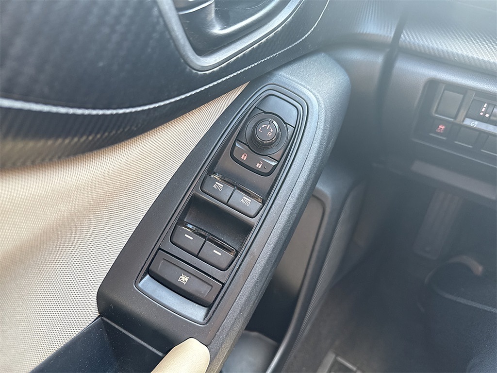 2018 Subaru Impreza 2.0i Premium photo 13