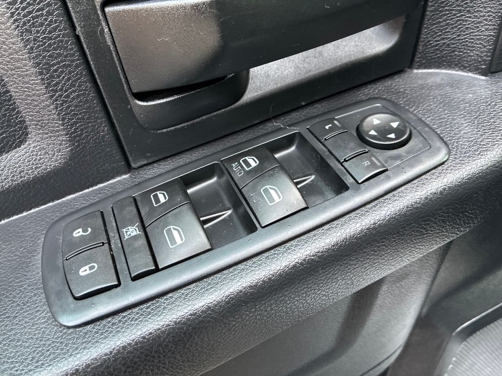 2016 Ram 1500 Express photo 11