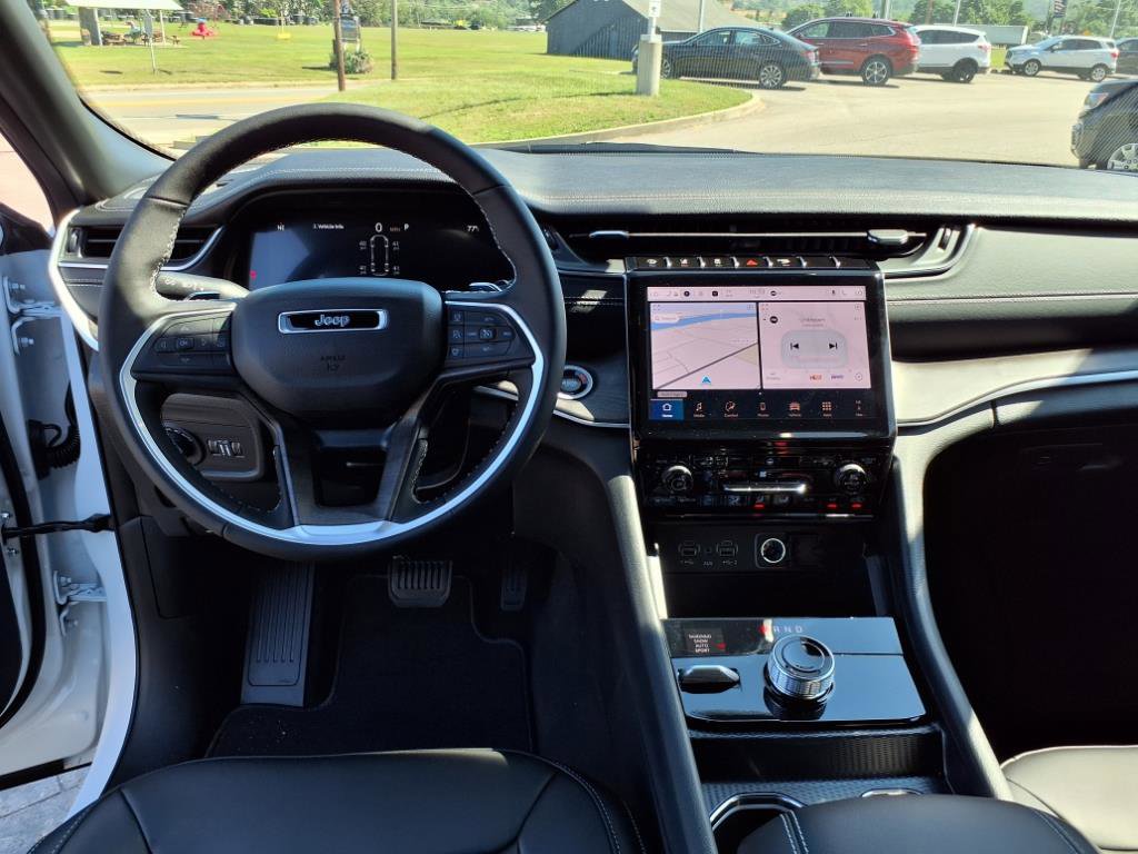 2025 Jeep Grand Cherokee Limited photo 14