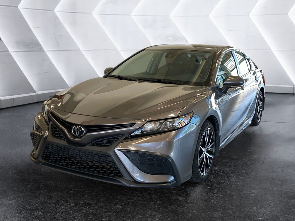 2023 Toyota Camry SE photo 3