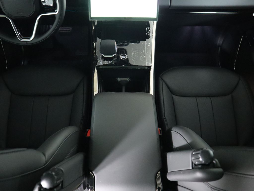 2025 Land Rover Range Rover Sport SE photo 16