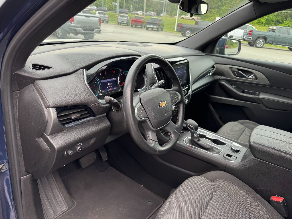 2023 Chevrolet Traverse Cloth photo 9