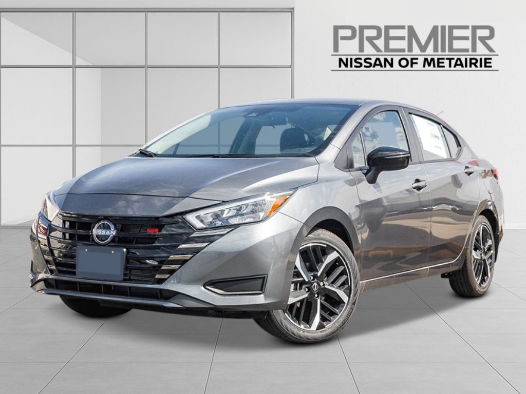 2025 Nissan Versa SR's photo