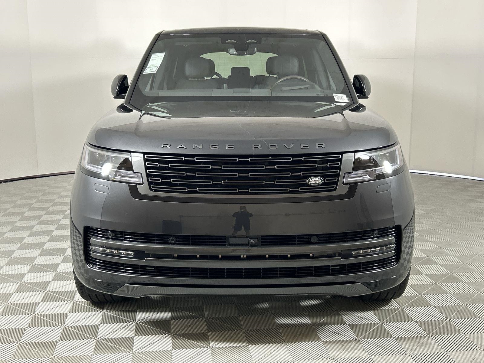 2025 Land Rover Range Rover SE photo 8