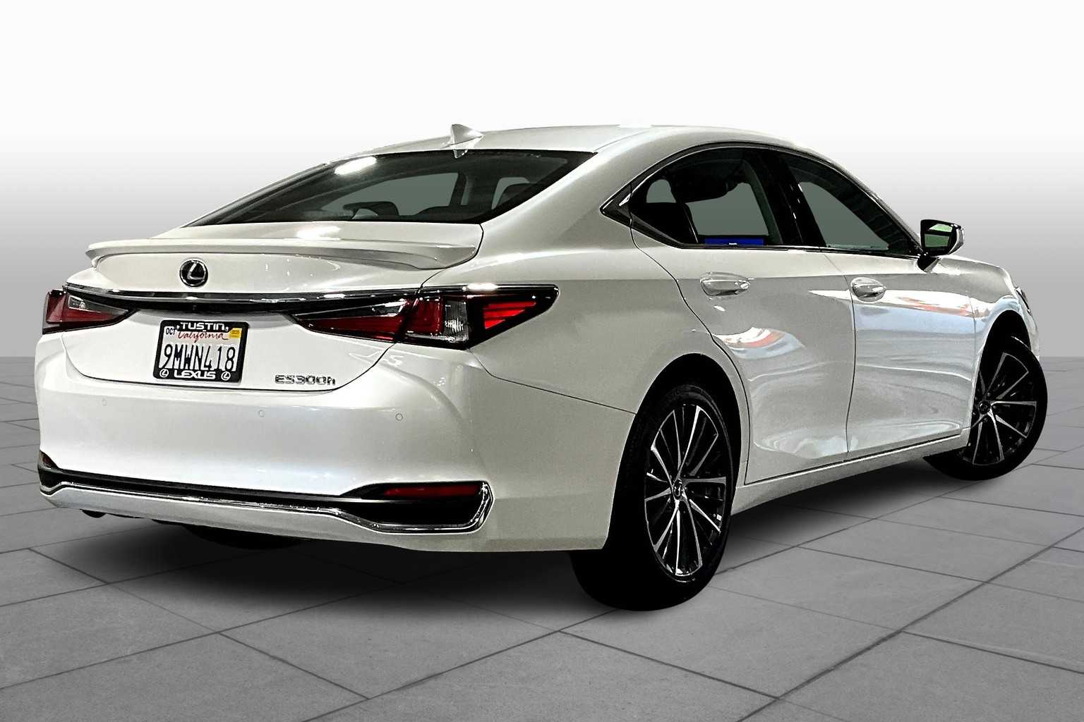 2025 Lexus ES Premium photo 11