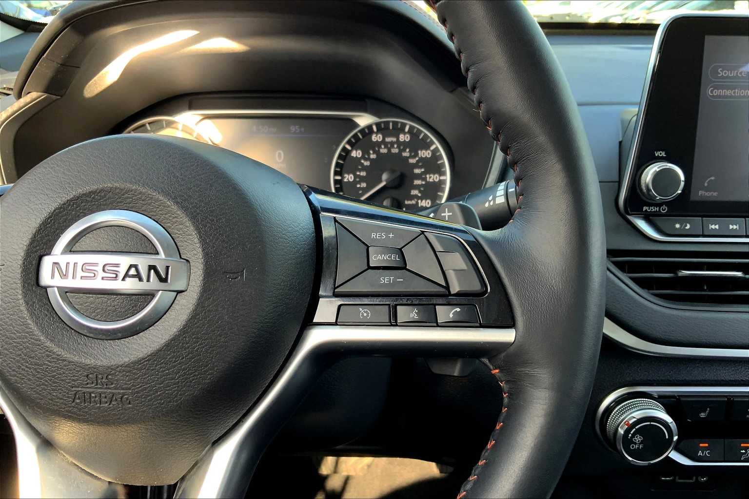 2019 Nissan Altima 2.5 SR photo 24