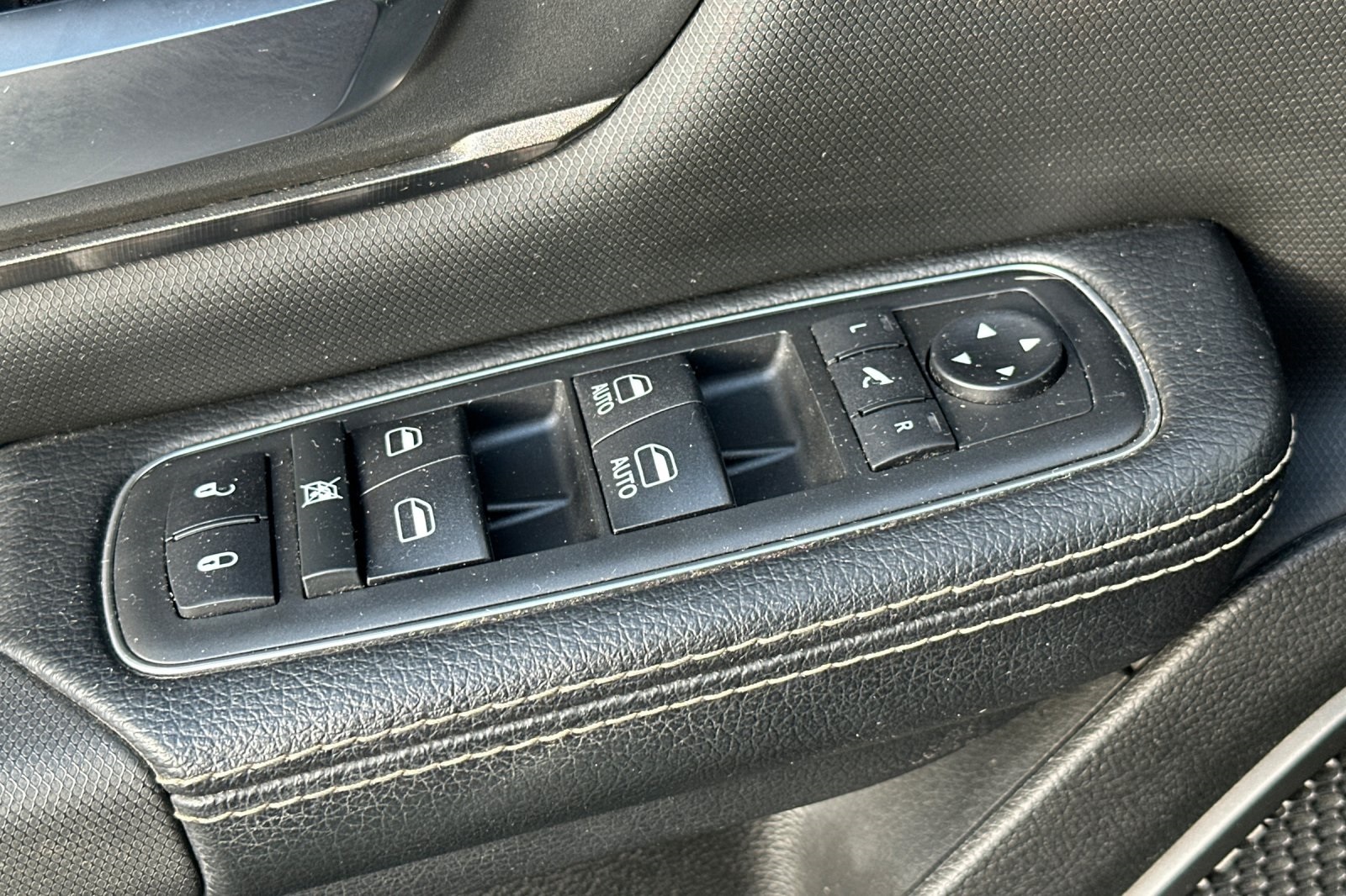2020 Ram 1500 Rebel photo 12