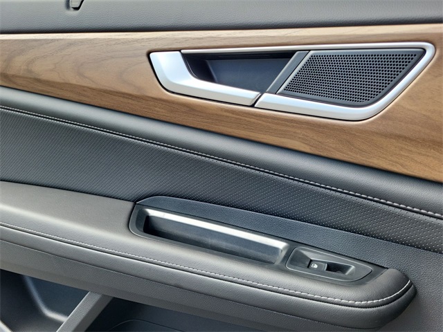 2025 Volkswagen Atlas SE Technology photo 15