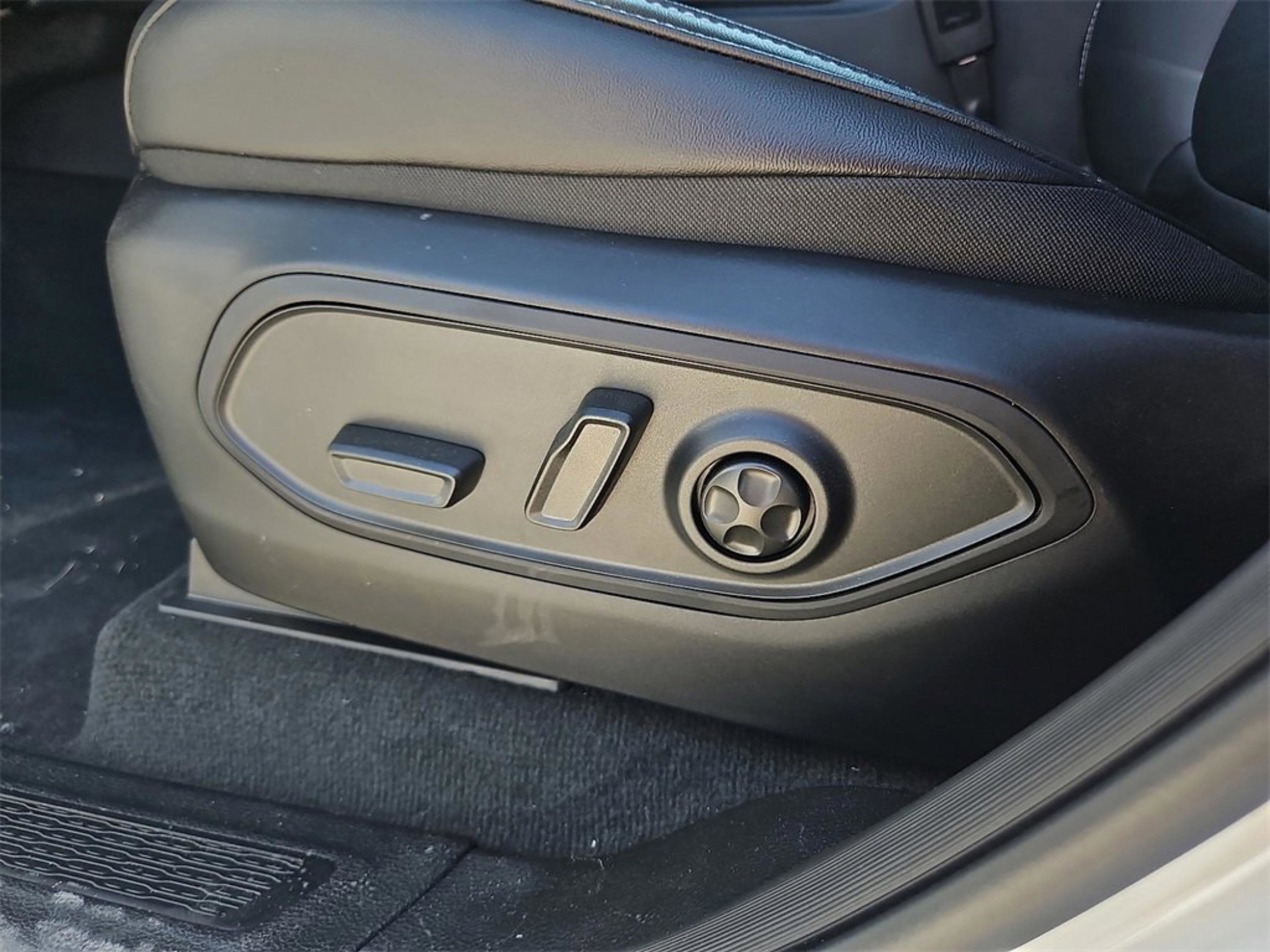 2025 Jeep Grand Cherokee Limited photo 8
