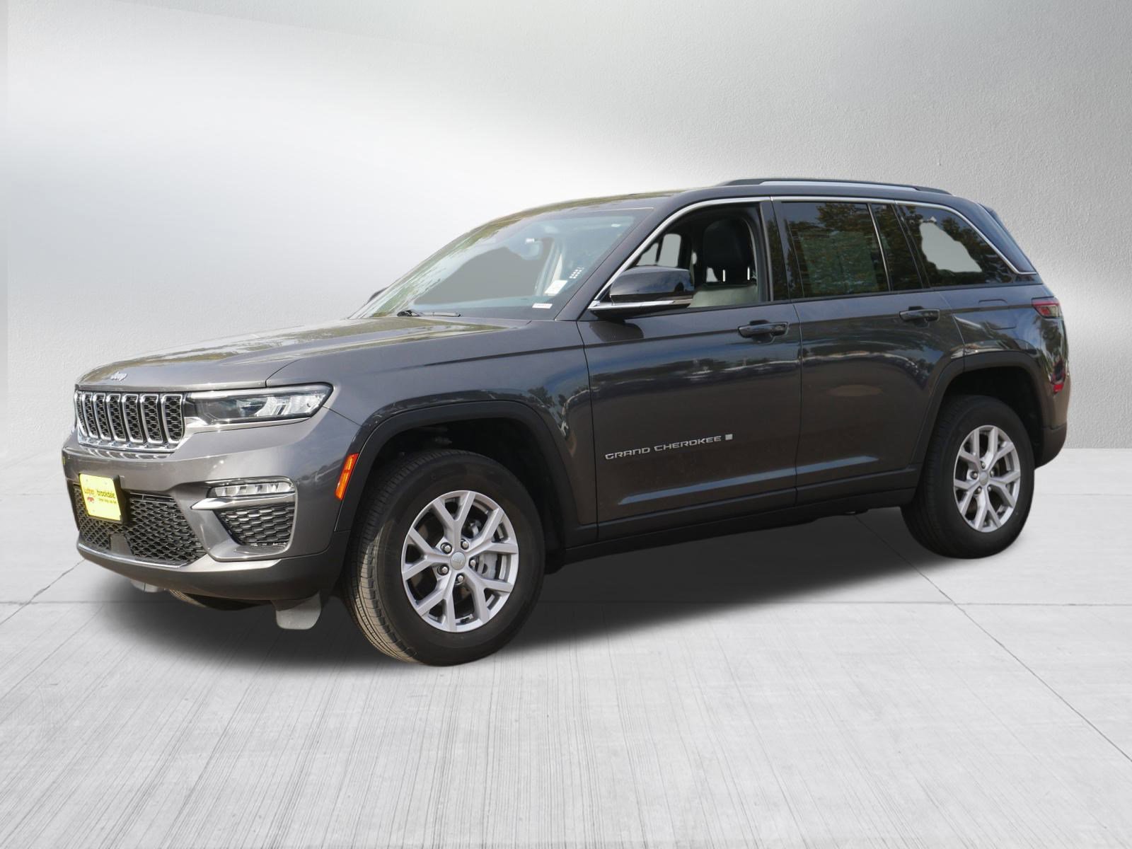 2022 Jeep Grand Cherokee Limited photo 3
