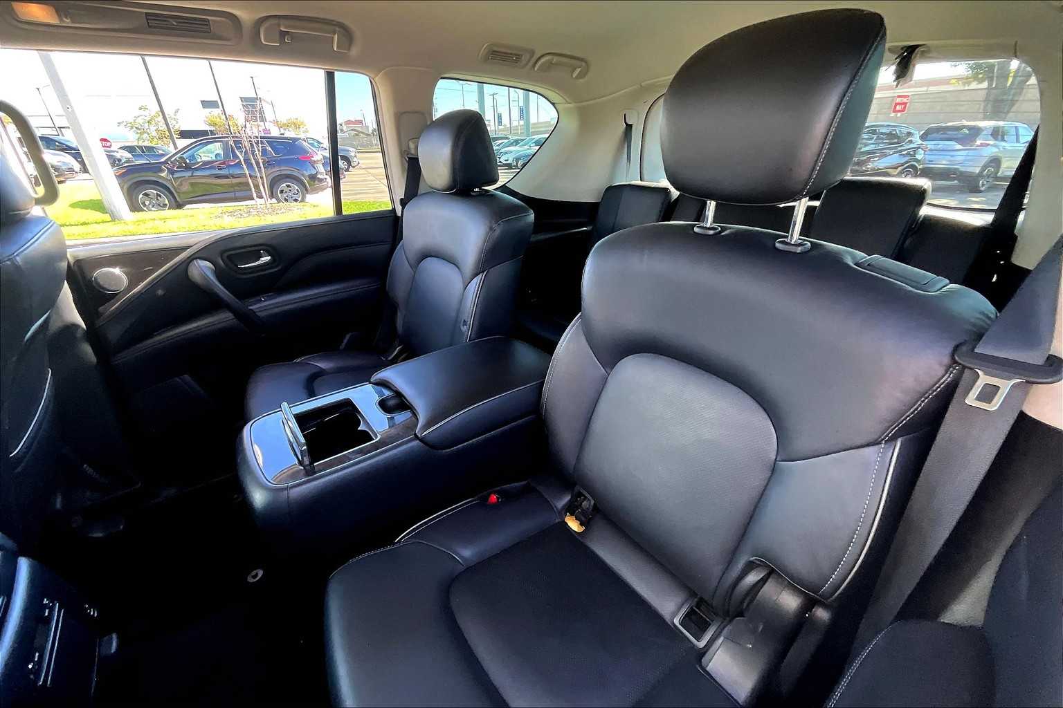 2022 Infiniti QX80 Luxe photo 17