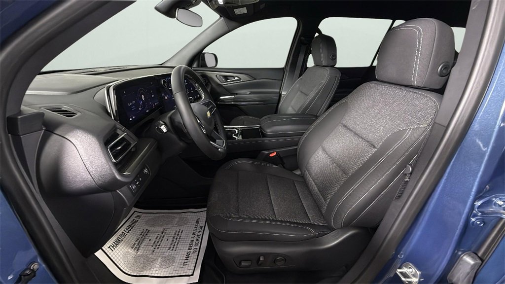 2025 Chevrolet Traverse photo 17
