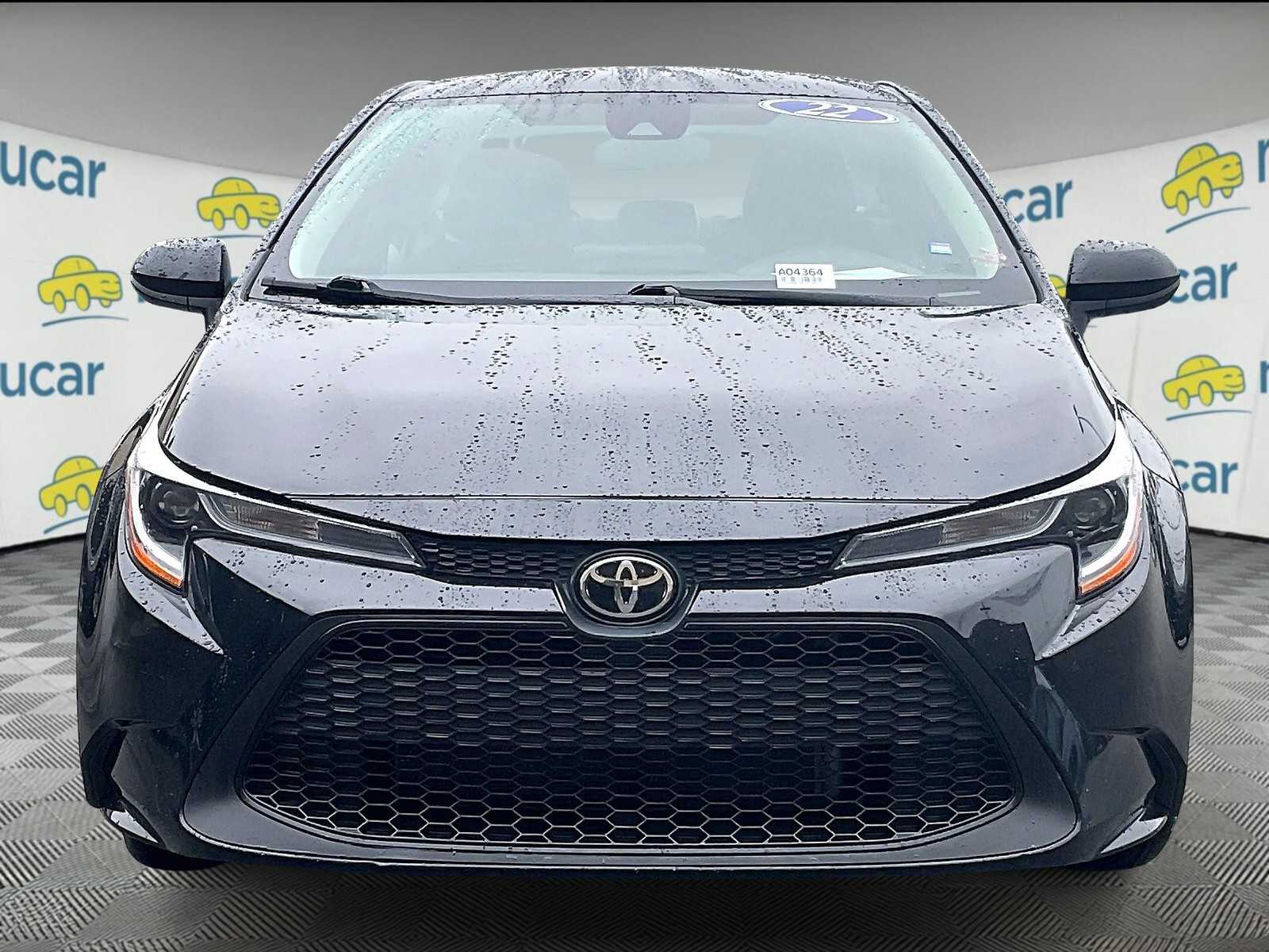 2022 Toyota Corolla LE photo 2