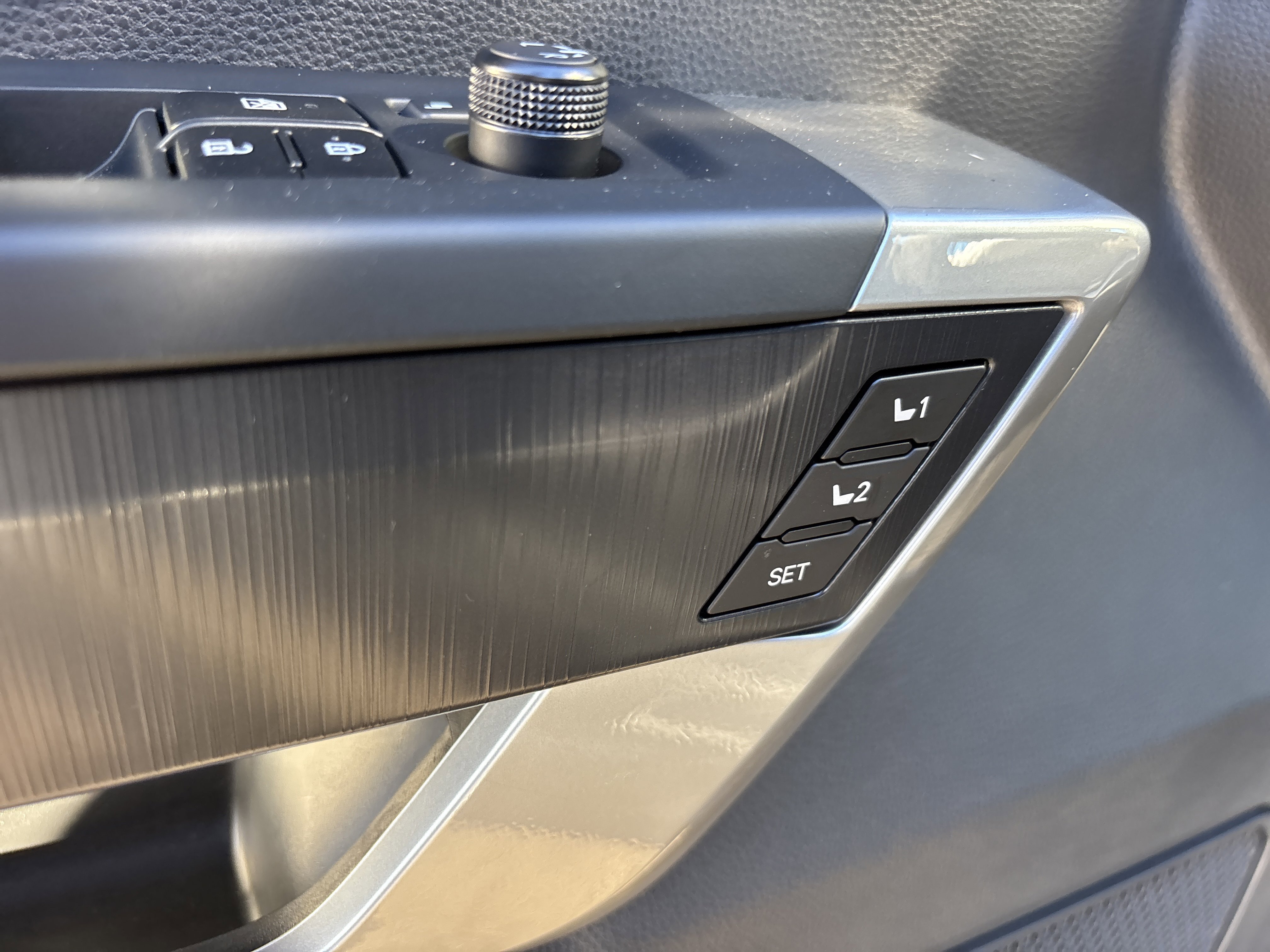 2025 Toyota Sequoia Platinum photo 4