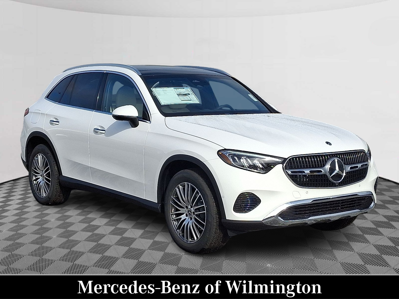 2026 Mercedes-Benz GLC Base's photo