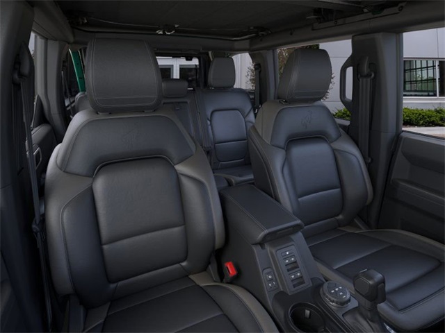 2025 Ford Bronco Outer Banks photo 9