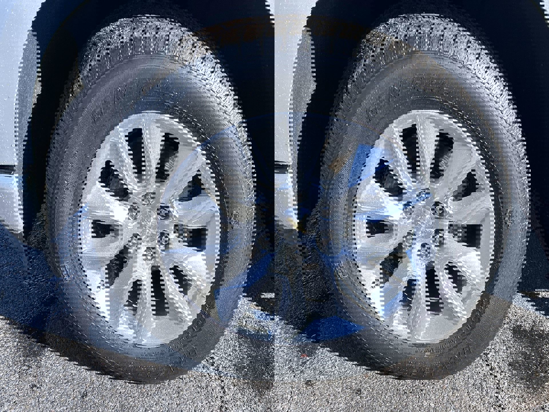 Used 2020 Chevrolet Silverado 1500 Custom with VIN 1GCPYBEH6LZ265393 for sale in Kansas City