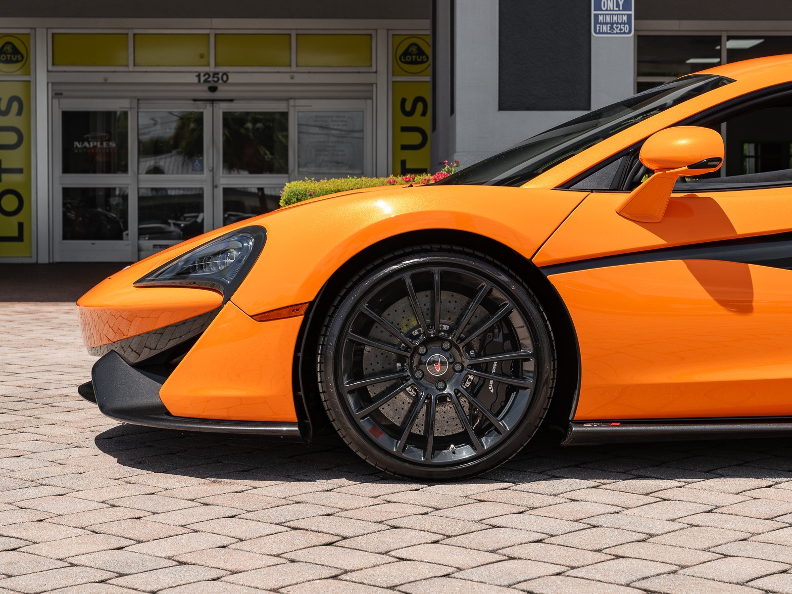 2016 Mclaren 570S Coupe S photo 9