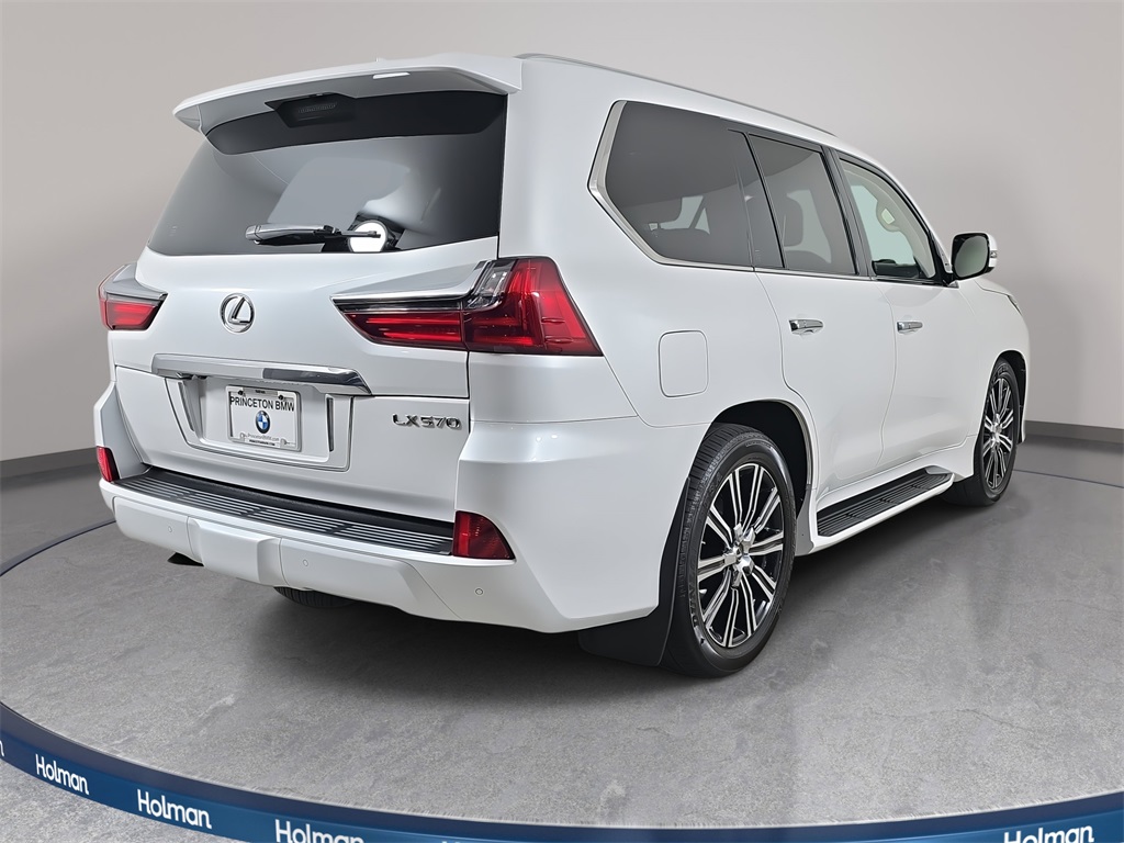 2020 Lexus LX 570 photo 4