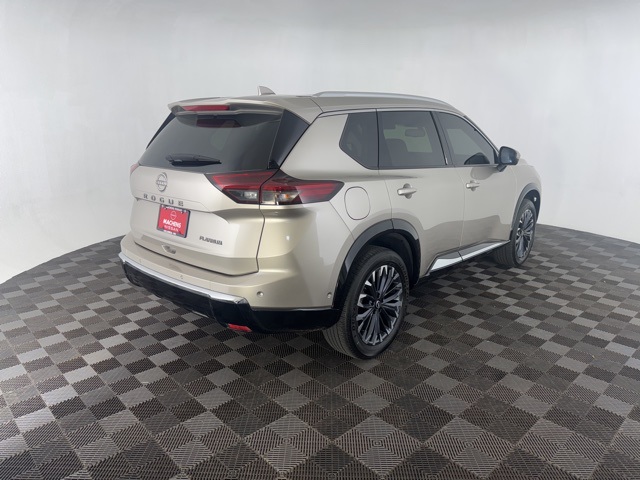 2024 Nissan Rogue Platinum photo 5