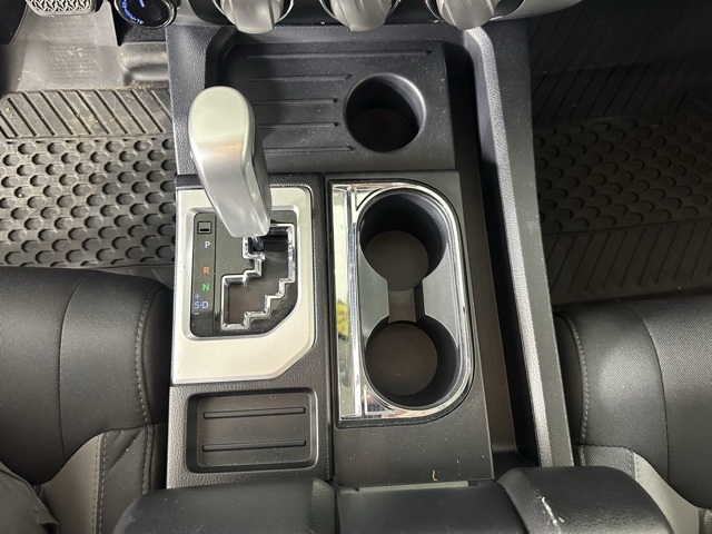 2018 Toyota Tundra SR5 CrewMax photo 18