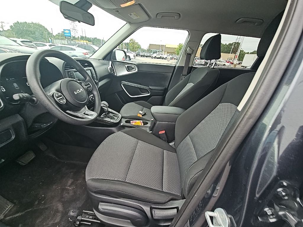 2023 Kia Soul LX photo 8