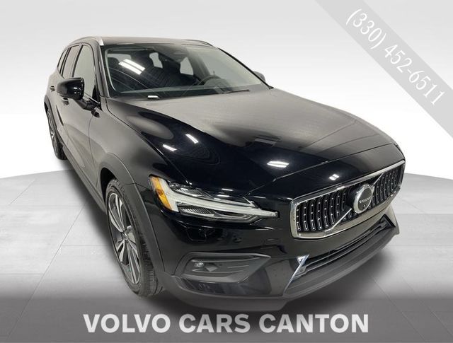 2023 Volvo V60 Cross Country