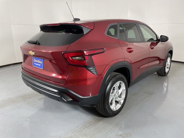 2024 Chevrolet Trax LS photo 9