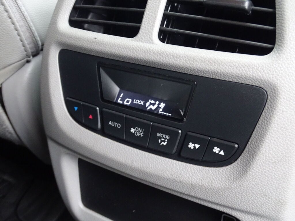 2021 Honda Pilot Special Edition photo 12