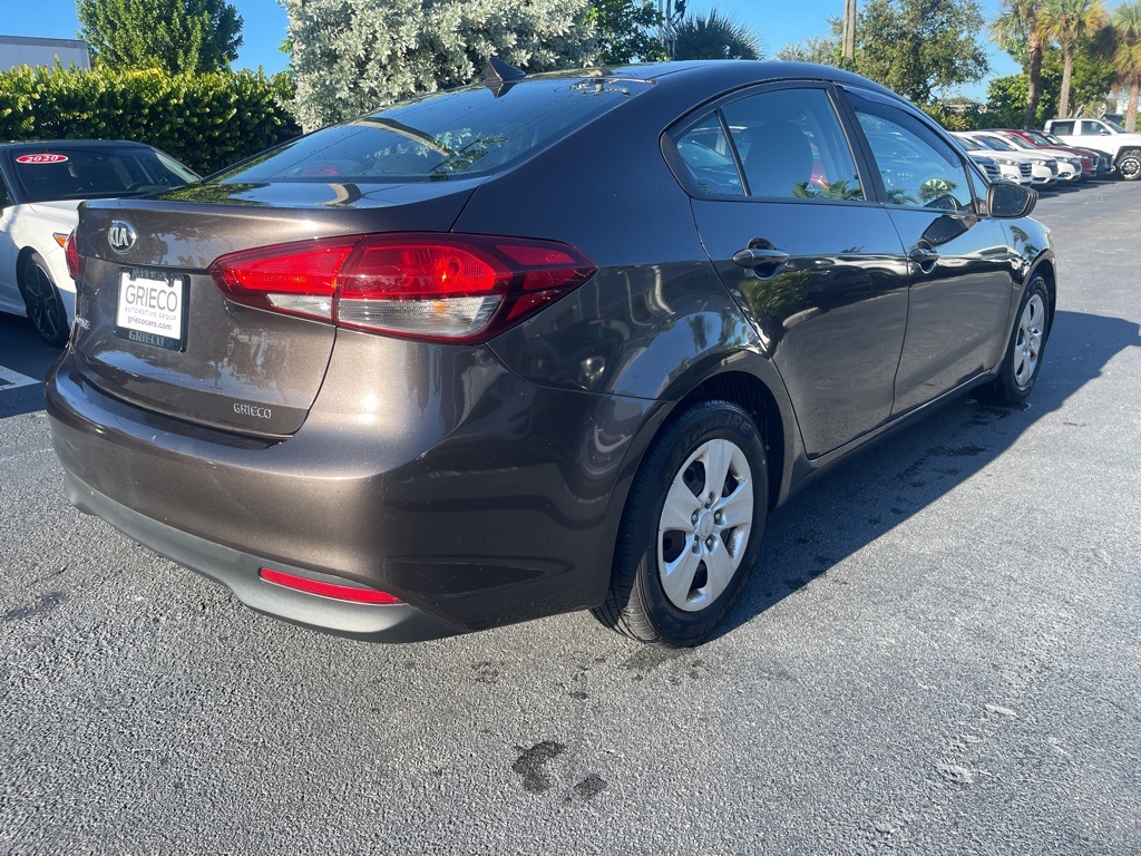 2018 Kia Forte LX Base photo 3