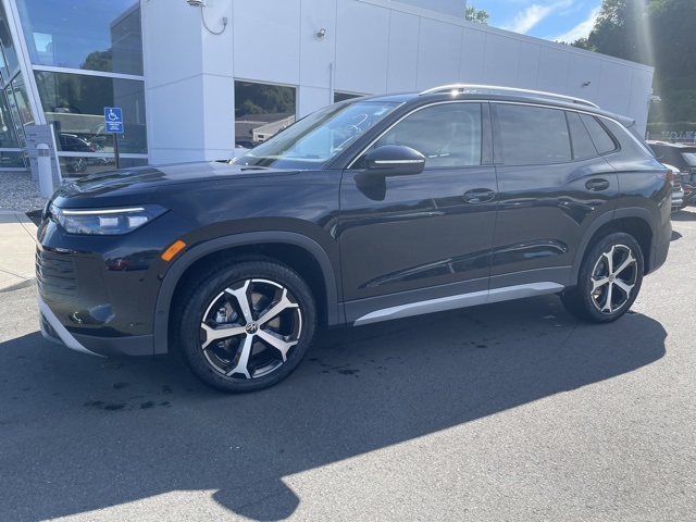 2025 Volkswagen Tiguan SE photo 2