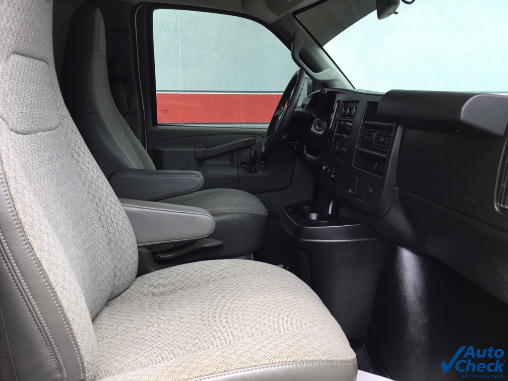 2017 Chevrolet Express 3500 Work Van photo 18