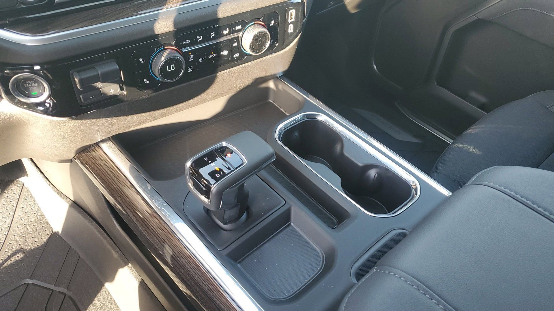 2025 Chevrolet Silverado 1500 RST photo 28