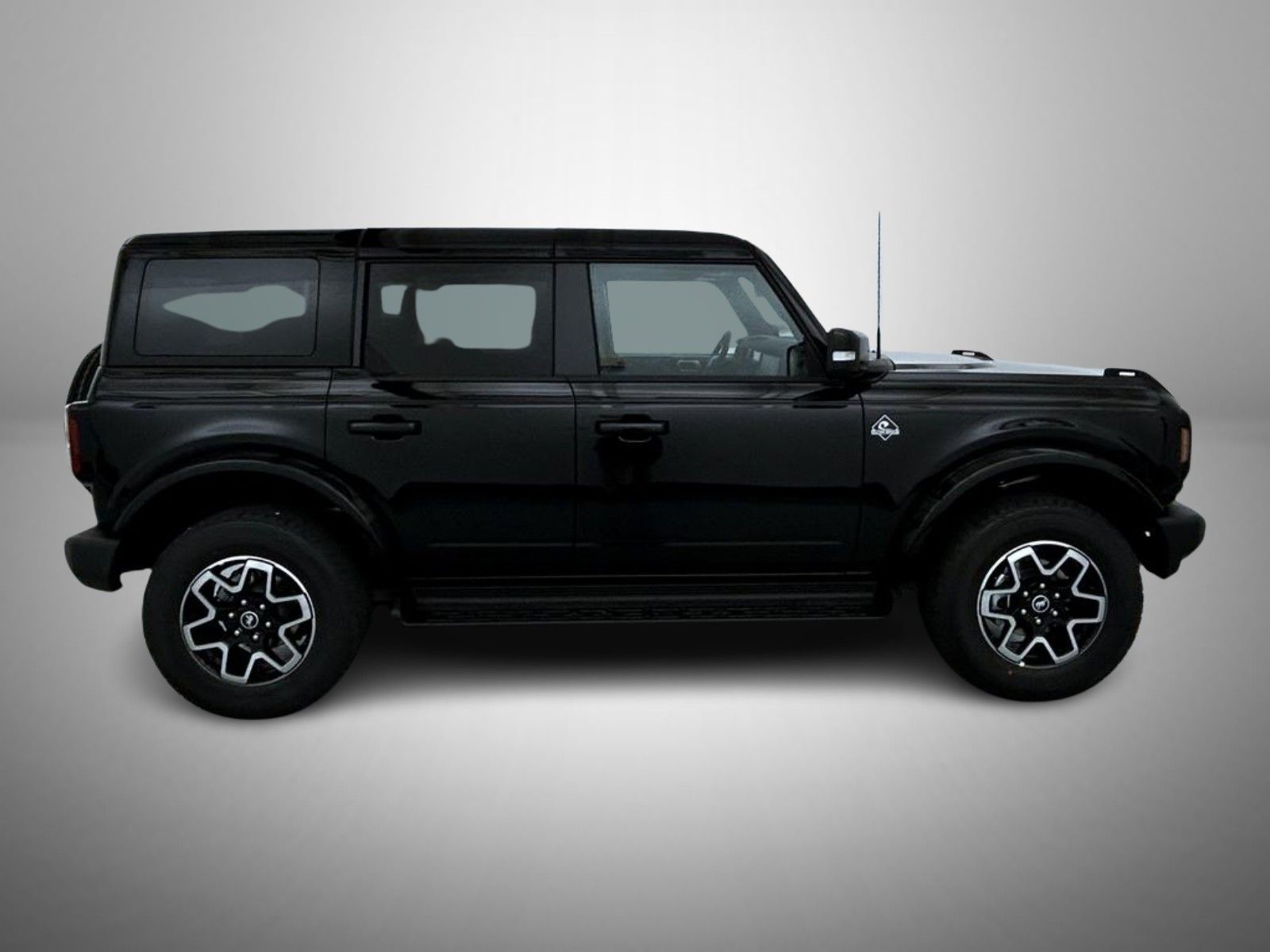 2025 Ford Bronco Outer Banks photo 4