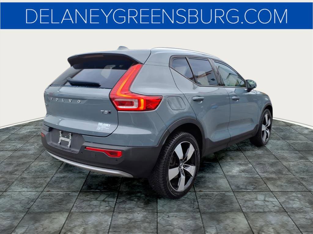 2020 Volvo XC40 T5 Momentum photo 3