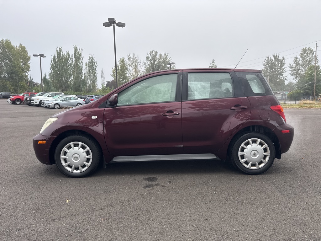 2005 Scion xA Base photo 3