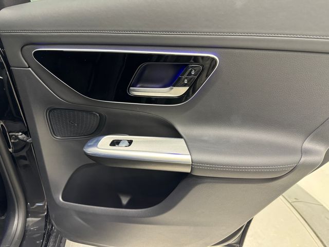 2025 Mercedes Benz GLC 300 4MATIC photo 36