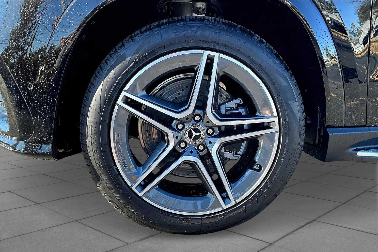 2025 Mercedes Benz GLS 450 4MATIC photo 10