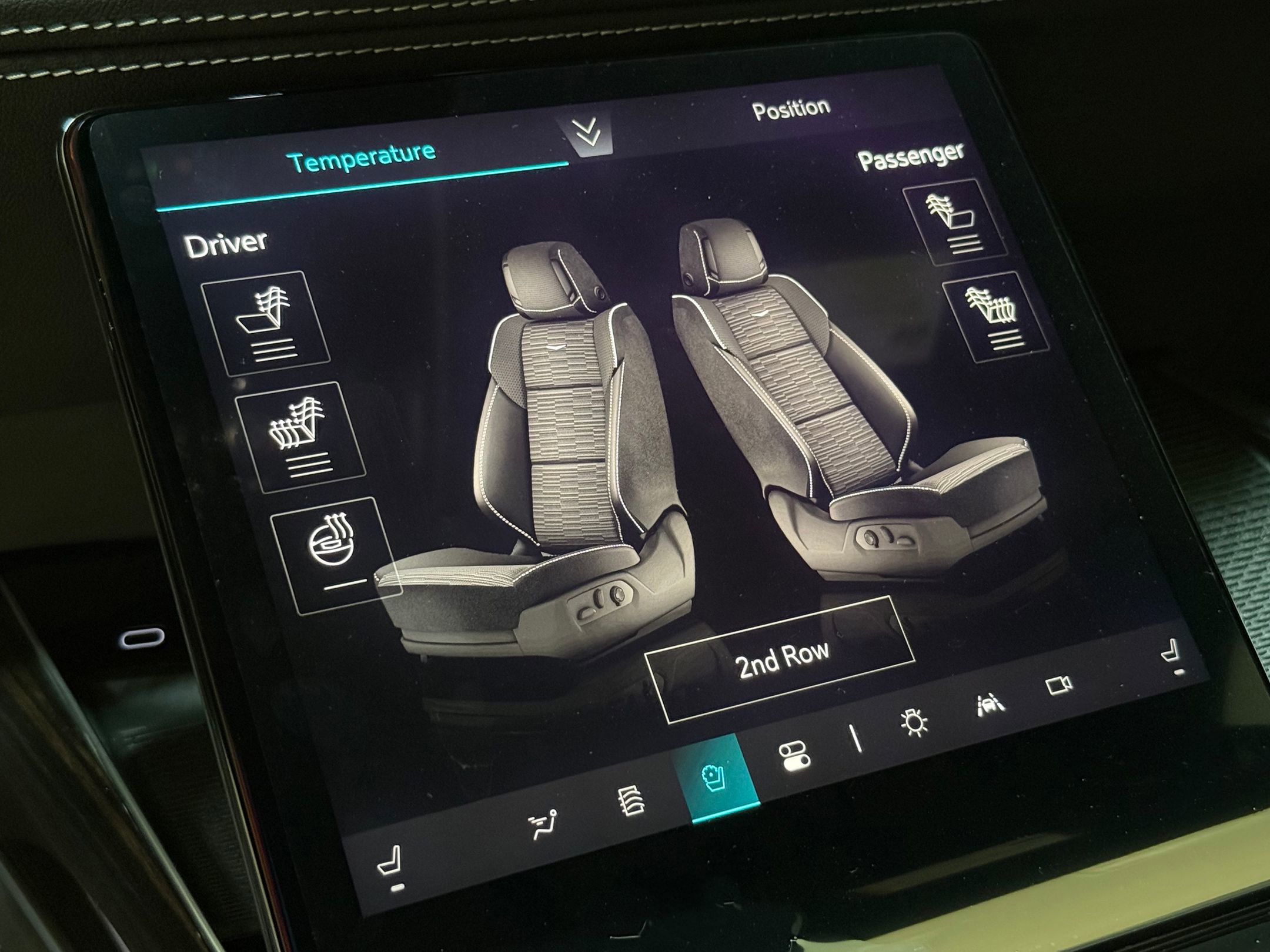 2025 Cadillac Escalade ESV Luxury photo 31