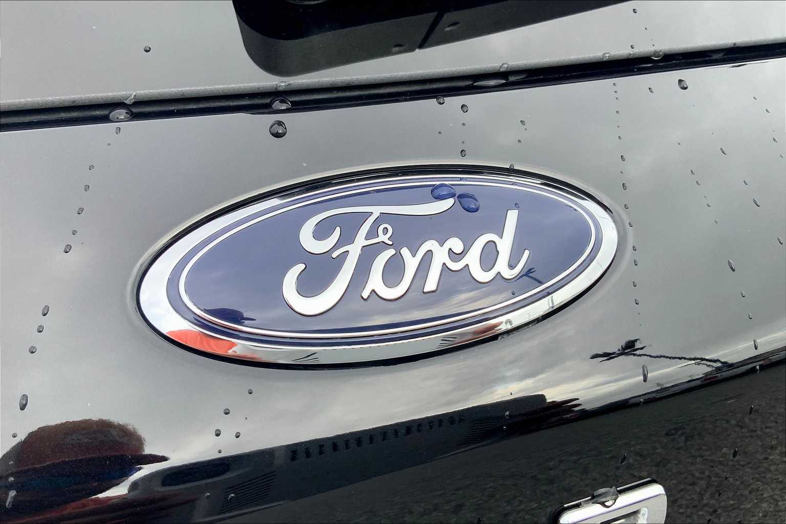 2024 Ford Escape ST-Line photo 27