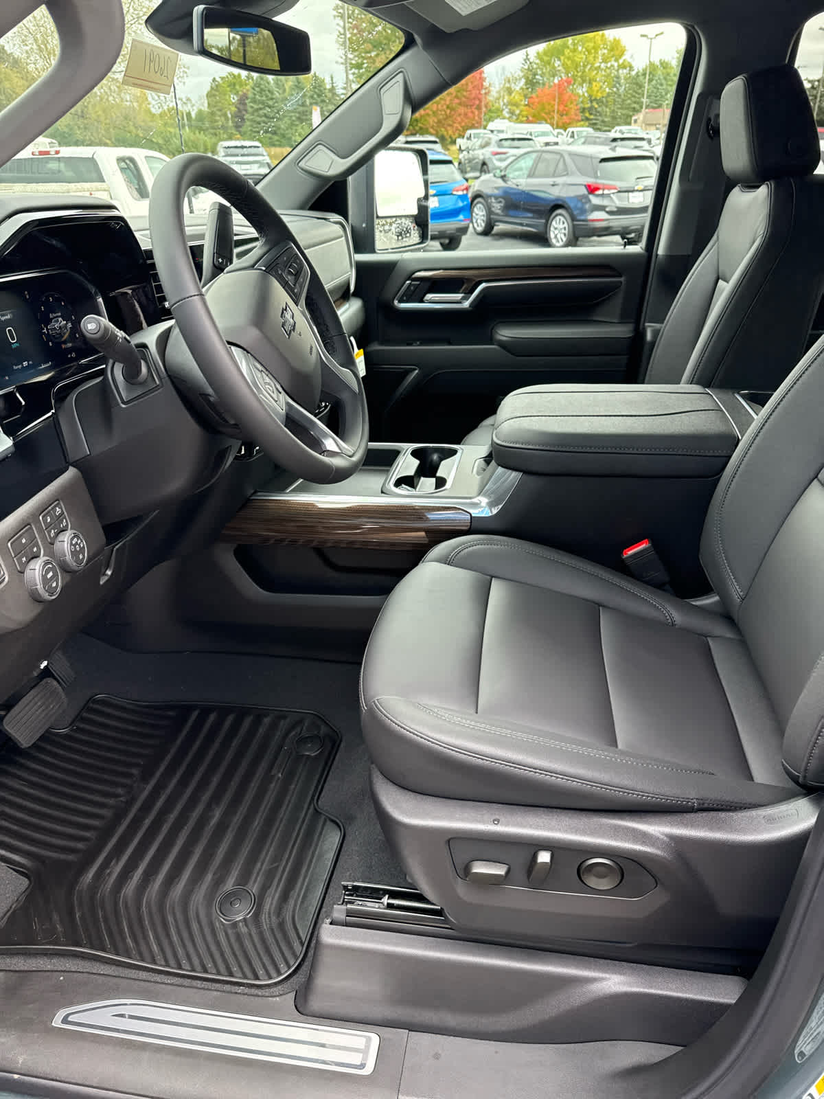 2026 Chevrolet Silverado 2500HD LT photo 4