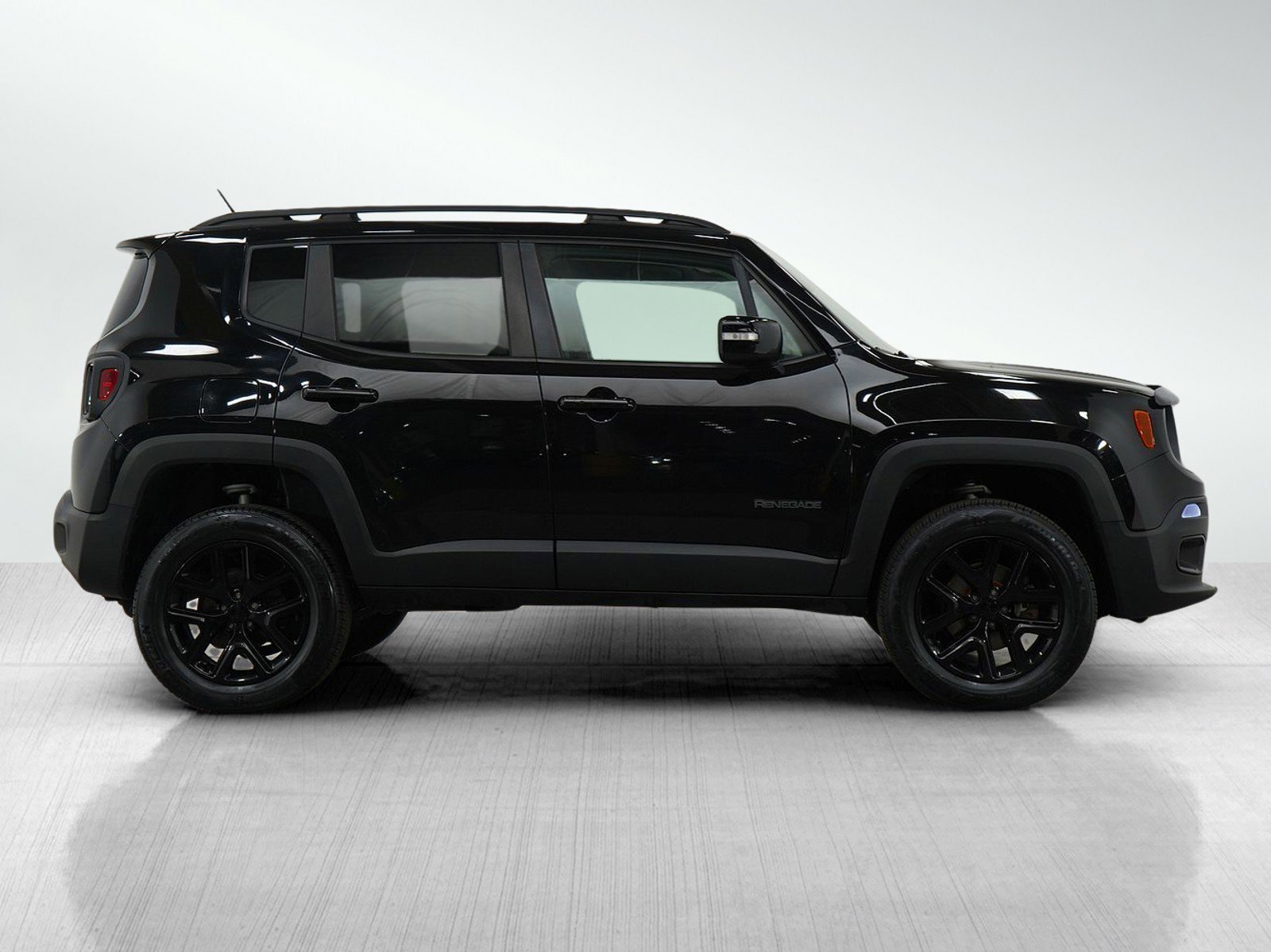 2017 Jeep Renegade Latitude North Edition photo 3