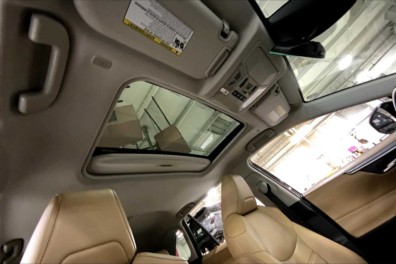 2024 Toyota RAV4 XLE Premium photo 12