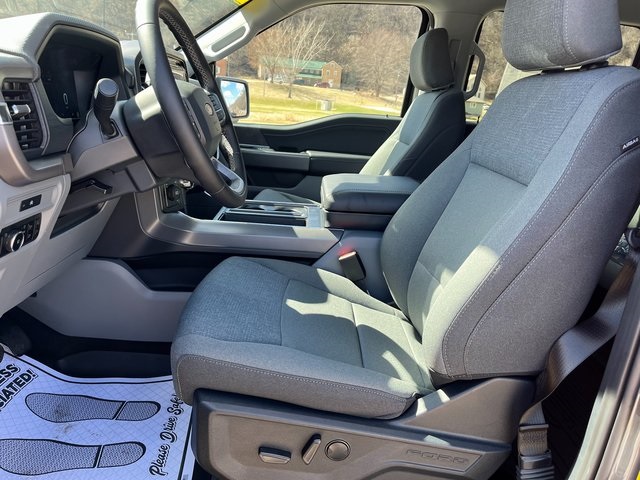 2025 Ford F-150 XLT photo 10