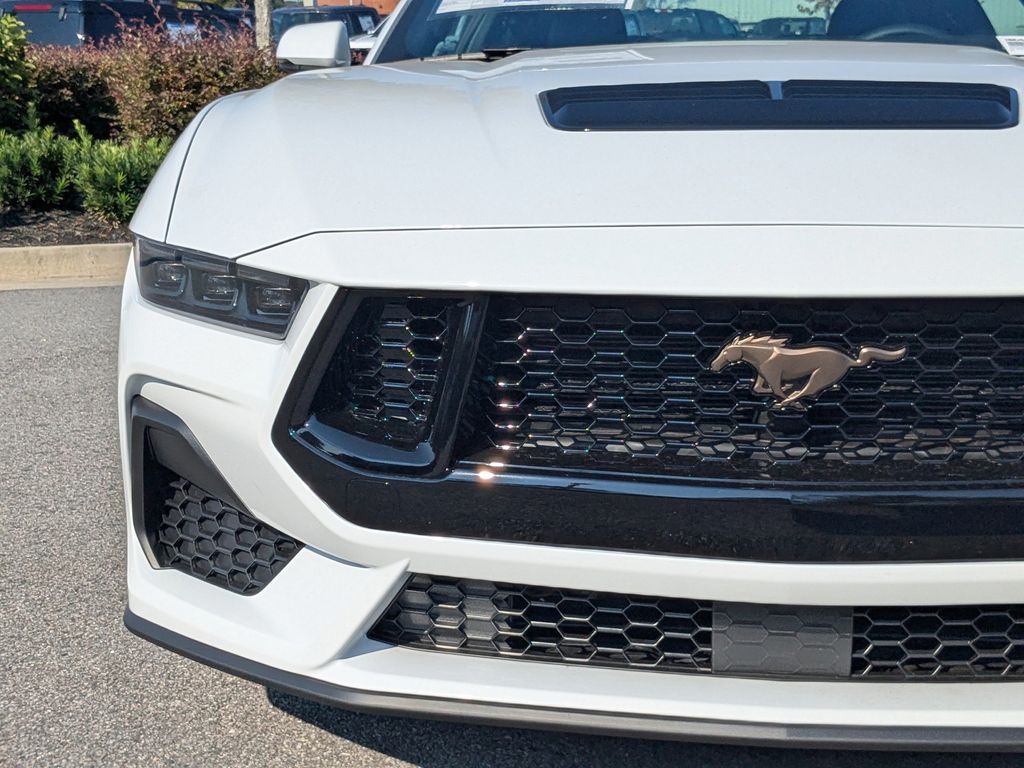 2025 Ford Mustang GT photo 10