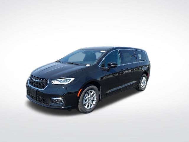 2026 Chrysler Pacifica photo 5